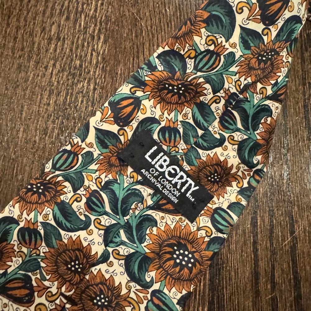 Liberty of London Tie Sunflower Patterned Cotton - Picture 3 of 5